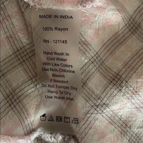 *****5 for $25 CASUAL Studio handkerchief hem tunic - Picture 5 of 5